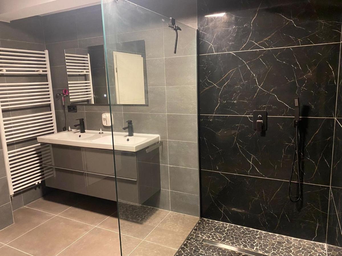 Cozy 120M² Apartment With 3 Bedrooms And 1 Home Cinema Useldange Exterior photo